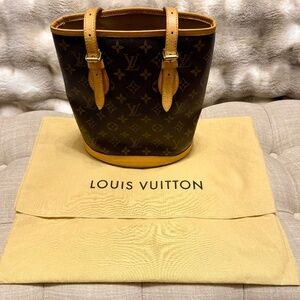 Louis Vuitton Petite Monogram Print Bucket Hand Bag w/ Pochette